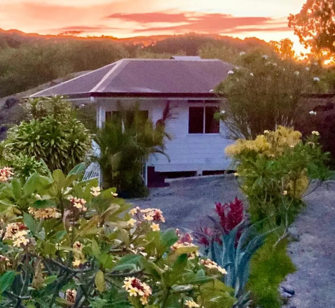 Charmant Bungalow Bord De Mer Acces Prive Lagon Maroe 0*,  French Polynesia